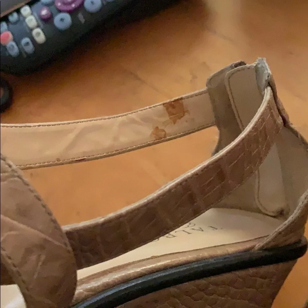 Talbots tan platforms shoes wedges heels size 6